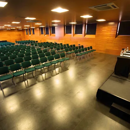 Escuela Cruz سانتا كروز دي تينيريف
