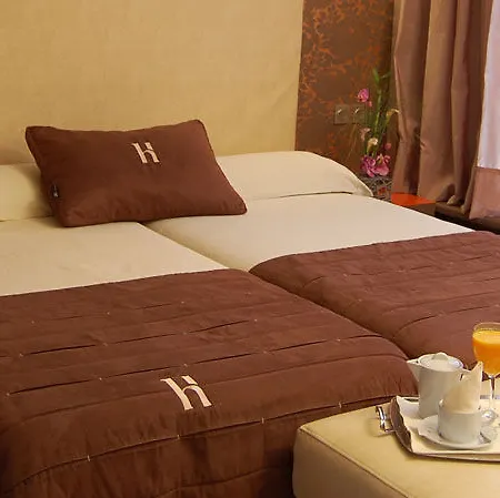 Escuela Cruz Hotel 4*