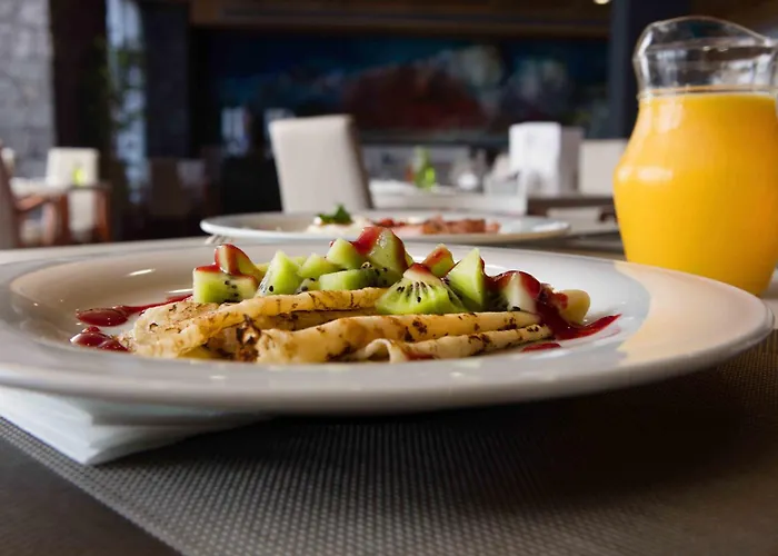 Escuela Cruz Szálloda